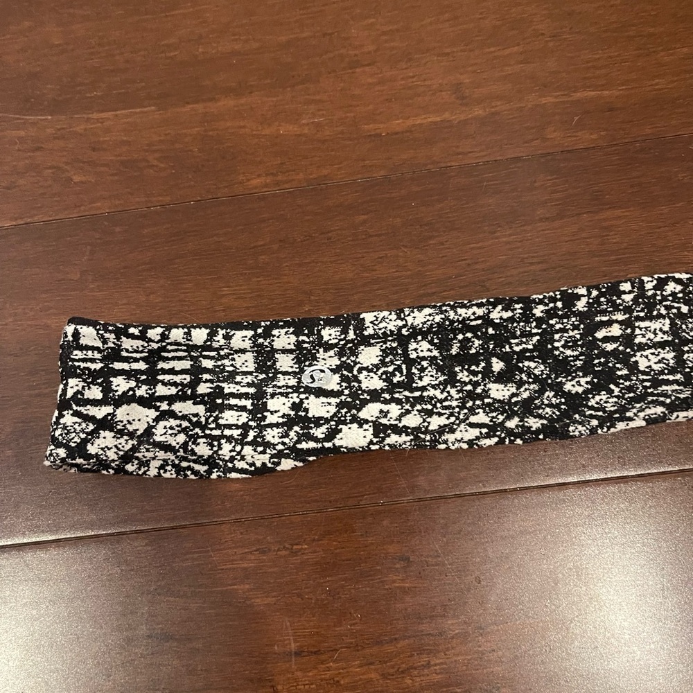guc lululemon Black and White headband